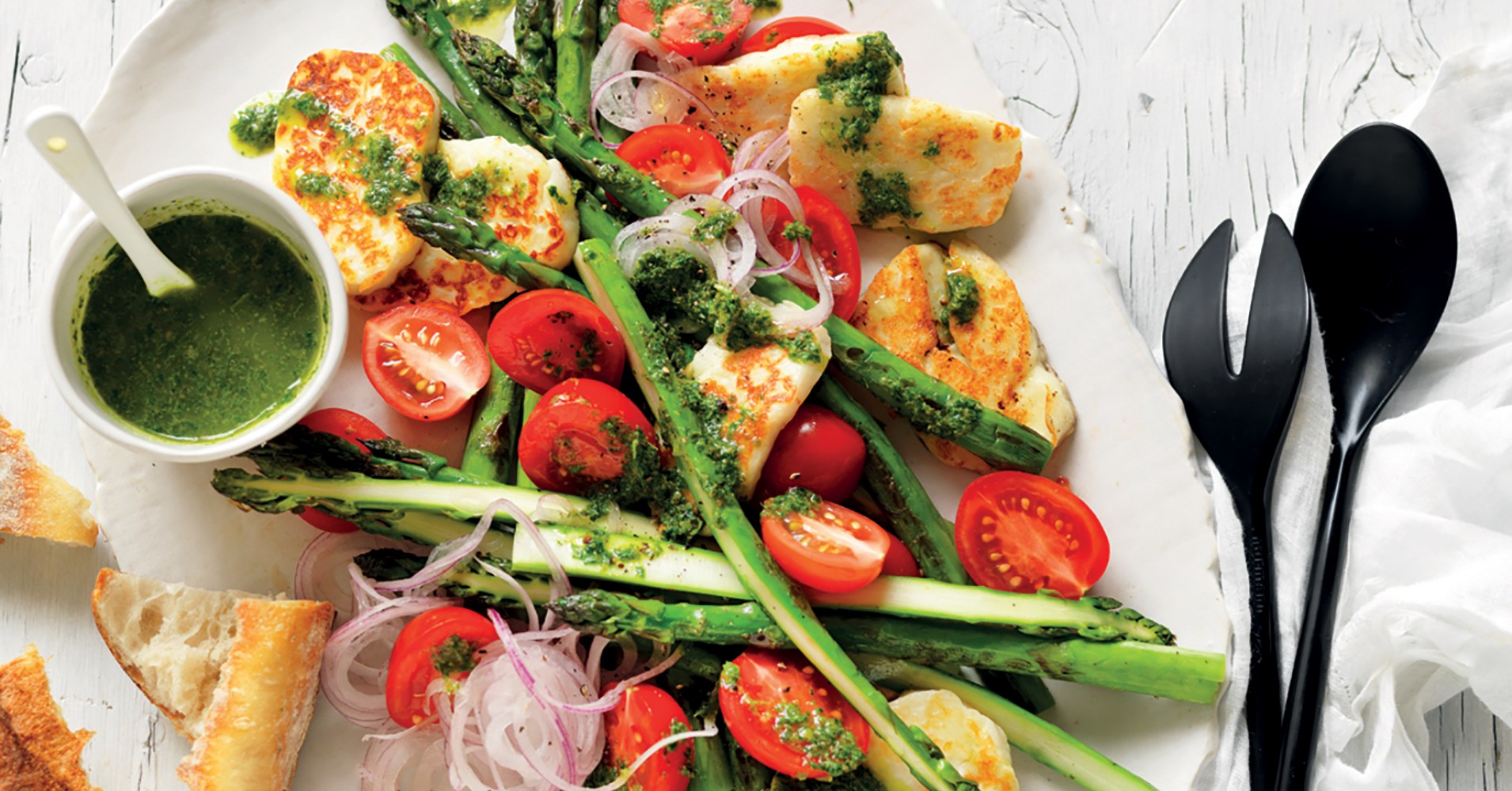 Easy Asparagus, Tomato and Haloumi Salad | myfoodbook